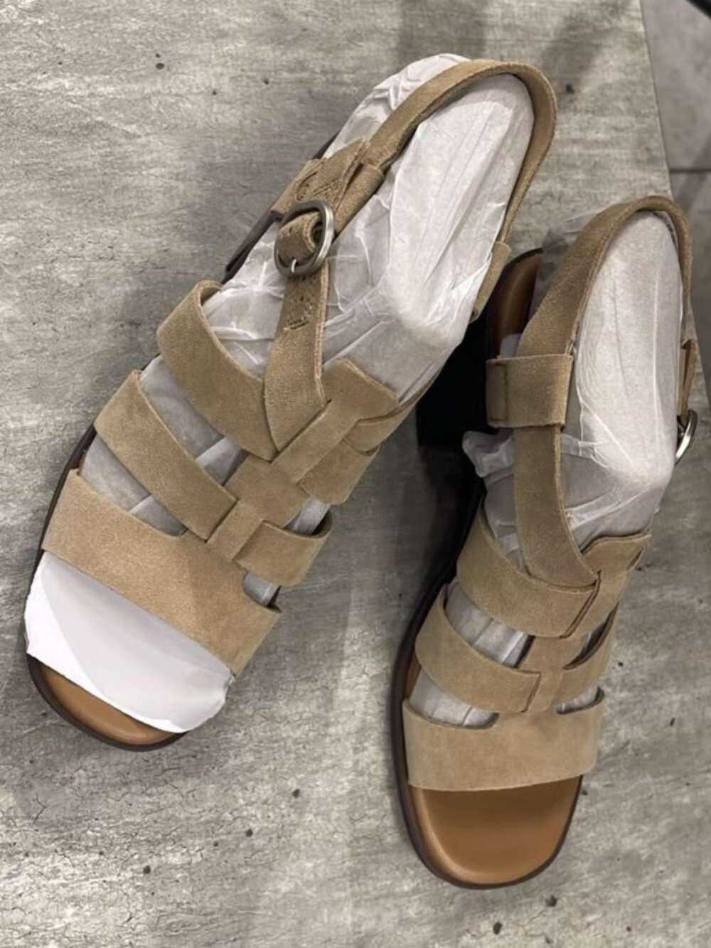 TIMBERLAND WOMEN'S BELLEVAUX FISHERMAN SANDAL MEDIUM BEIGE SUEDE A43XR-EW1